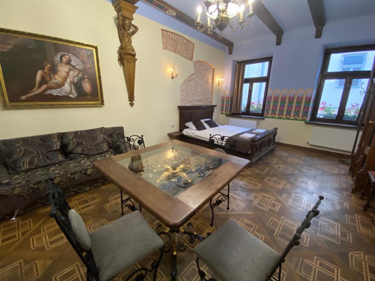 Апартаменти Королівські На Вулиці Лесі Українки 19 Lvov Exteriér fotografie