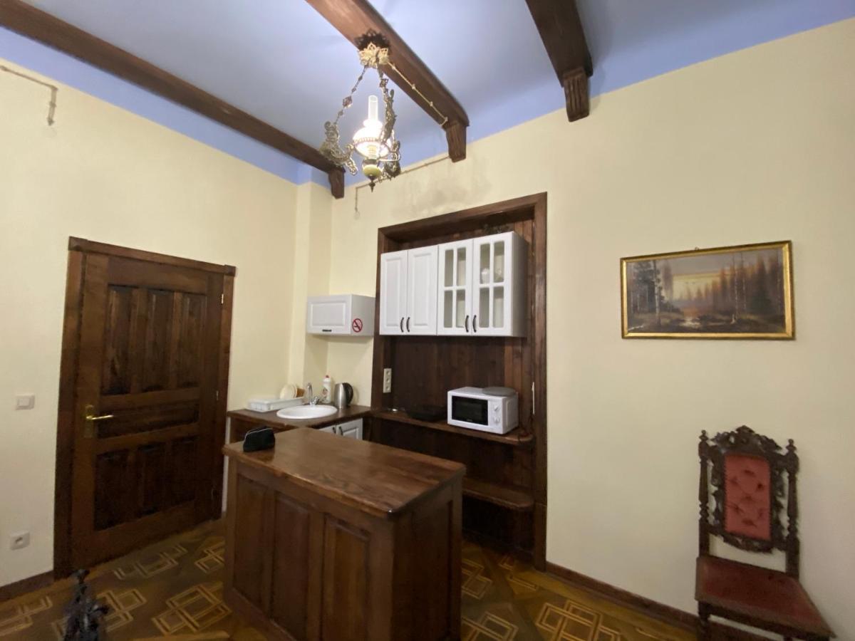 Апартаменти Королівські На Вулиці Лесі Українки 19 Lvov Exteriér fotografie