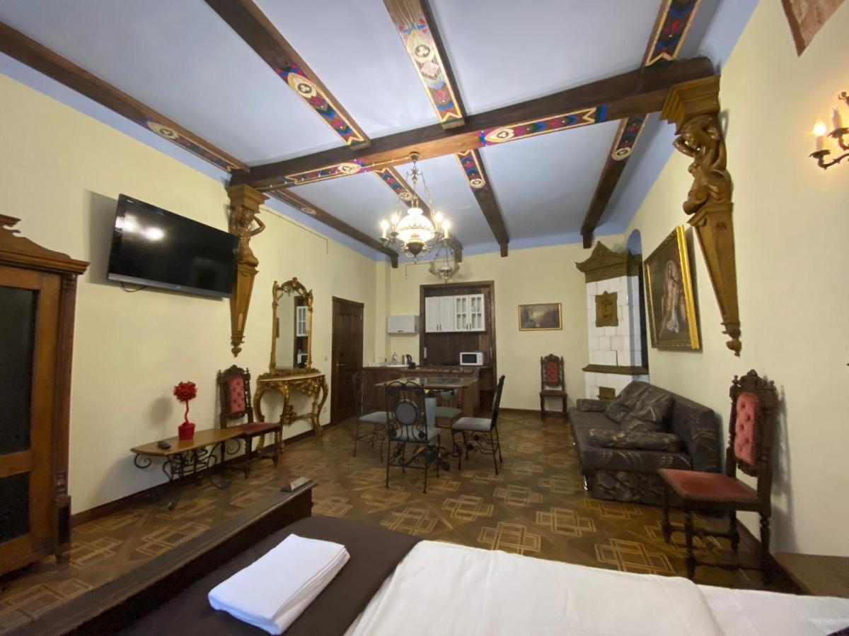 Апартаменти Королівські На Вулиці Лесі Українки 19 Lvov Exteriér fotografie