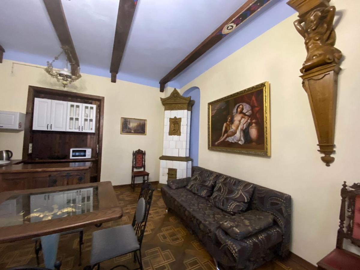 Апартаменти Королівські На Вулиці Лесі Українки 19 Lvov Exteriér fotografie