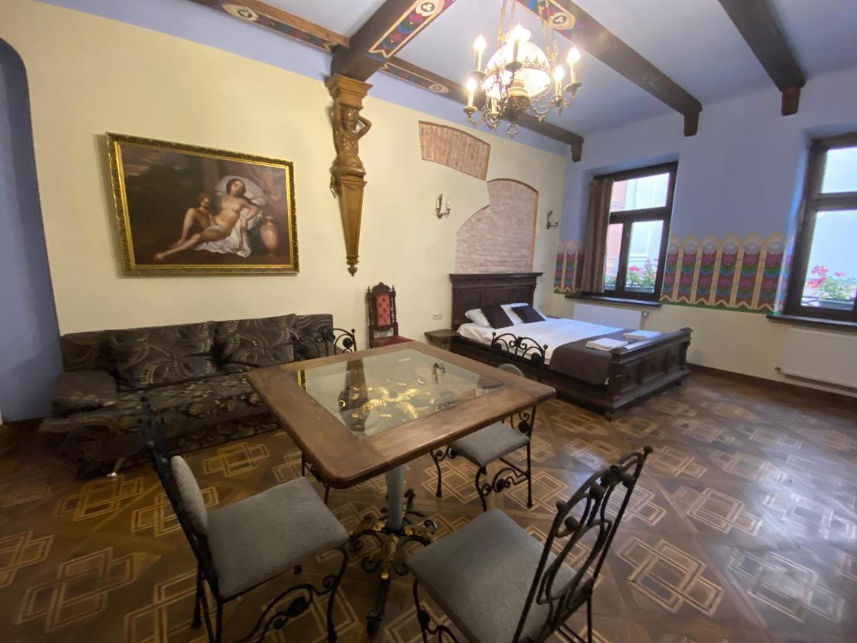 Апартаменти Королівські На Вулиці Лесі Українки 19 Lvov Exteriér fotografie