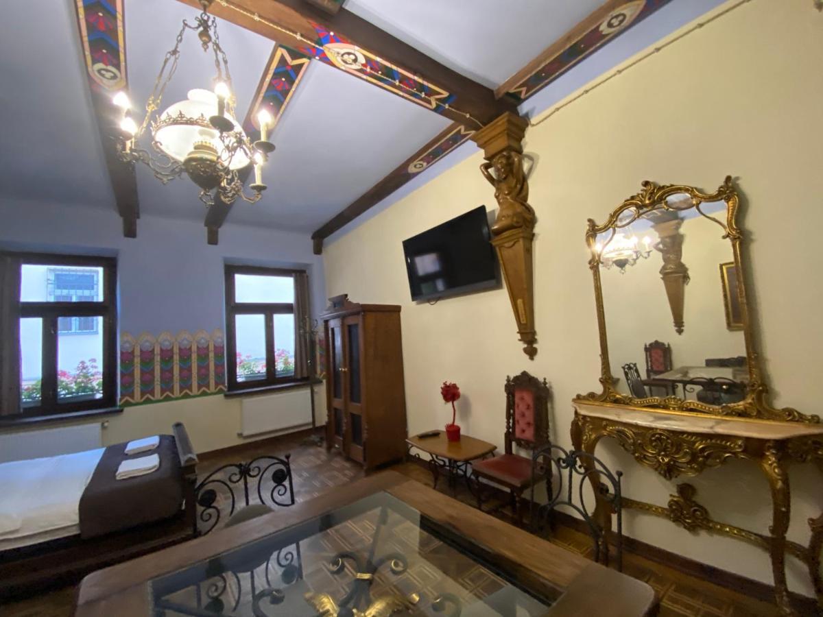 Апартаменти Королівські На Вулиці Лесі Українки 19 Lvov Exteriér fotografie