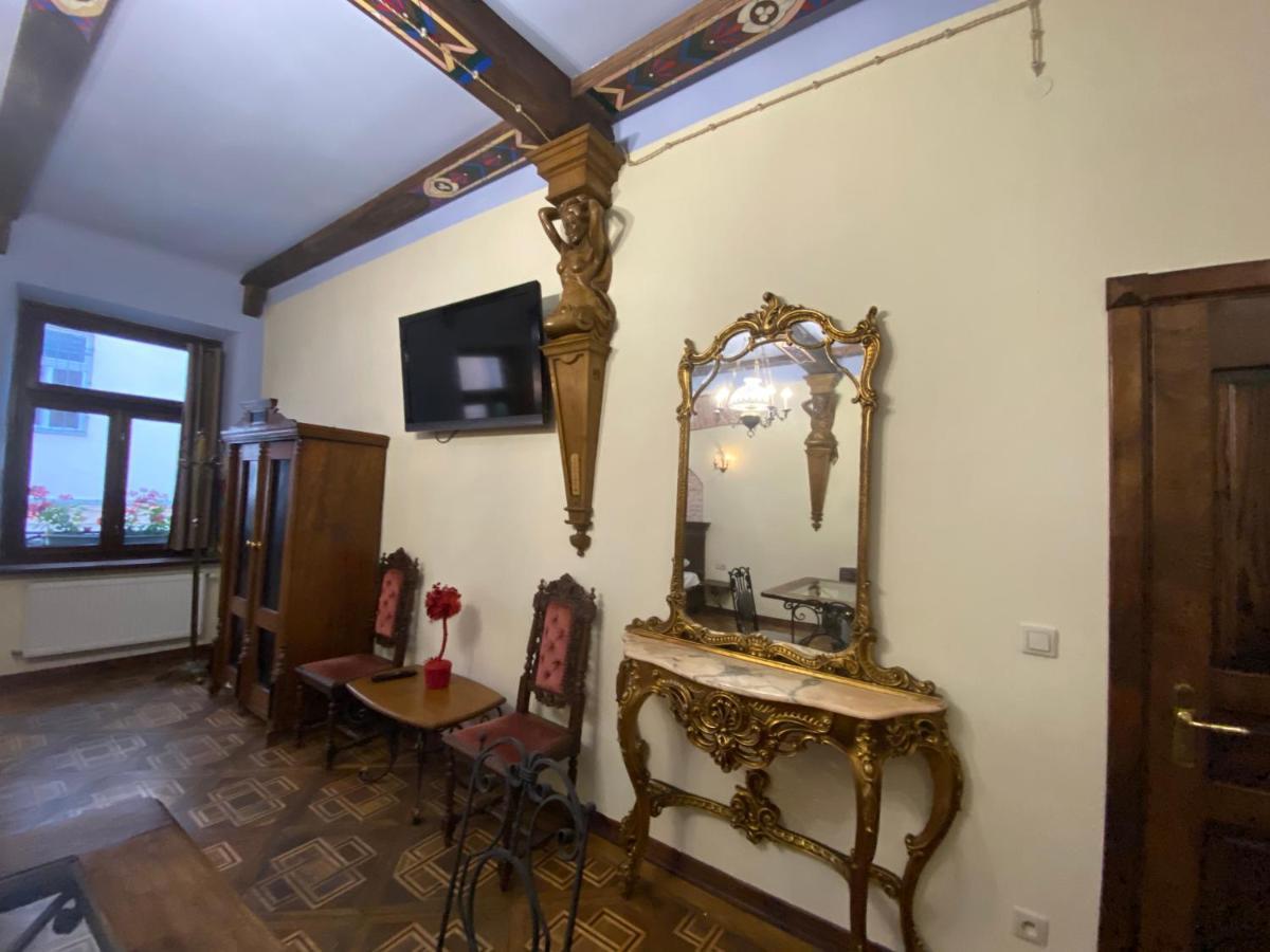 Апартаменти Королівські На Вулиці Лесі Українки 19 Lvov Exteriér fotografie